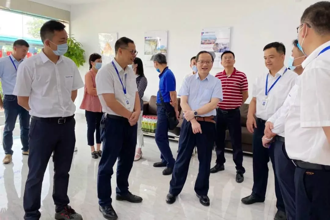 电动巡逻车 | 自治区商务厅副厅长刁卫宏为佛吉亚“零排放”点赞！