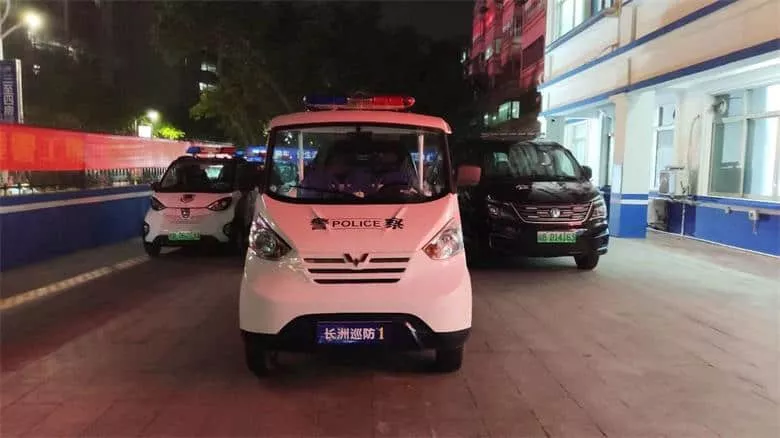 四轮执法电动车