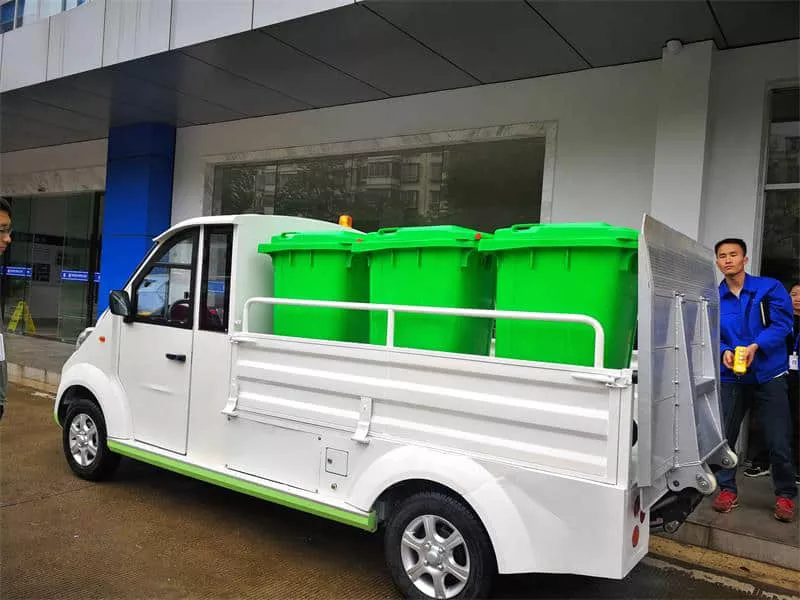 电动环卫车功能强大 还在用燃油车运送垃圾？你out了！-五菱