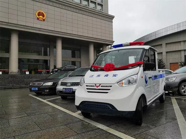 5座电动巡逻车多少钱-为什么锂电池巡逻车的价格这么高？[五菱]