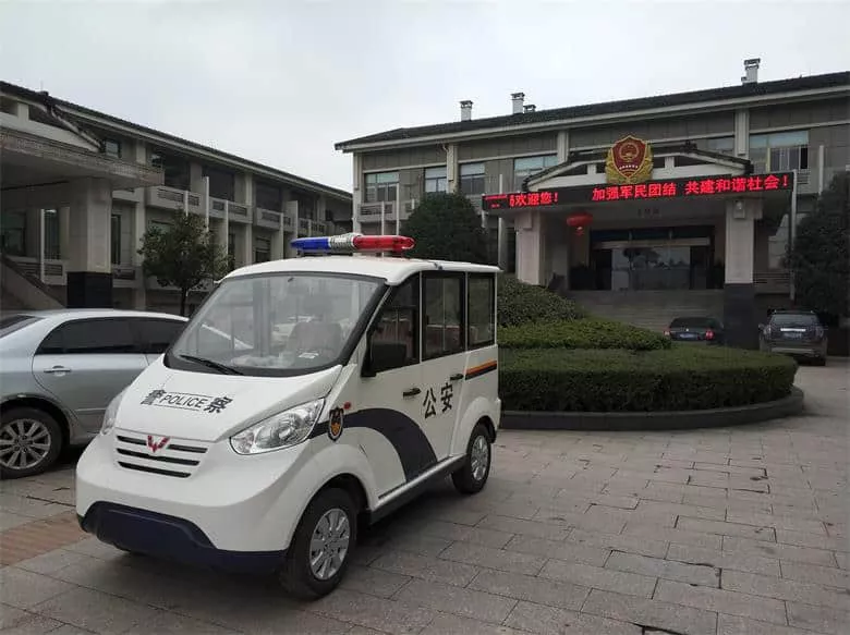 封闭电动巡逻车价格-如何购买好的封闭电动巡逻车[五菱]