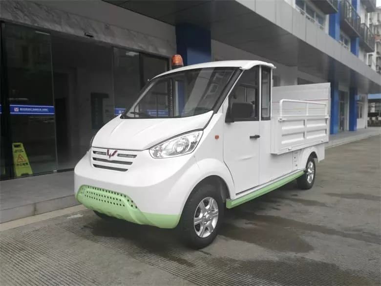 小型电动垃圾车多少钱-用过的都说实惠[五菱]