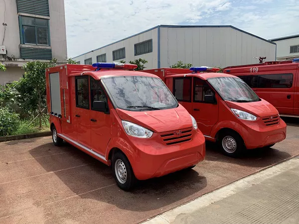 小型消防车