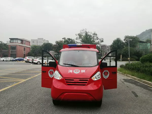 电动四轮消防车
