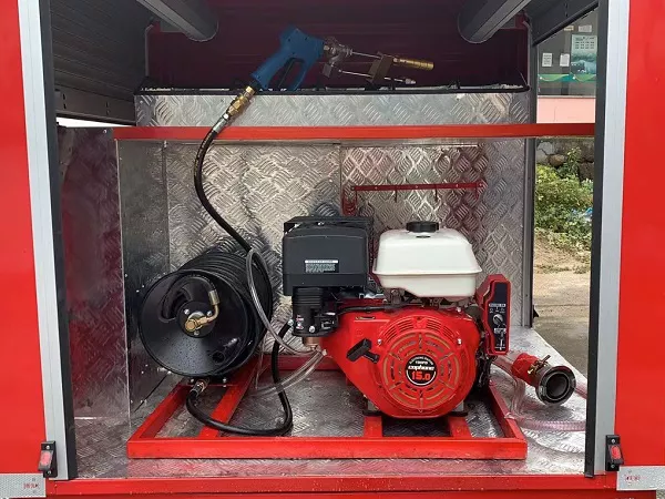 四轮电动消防车