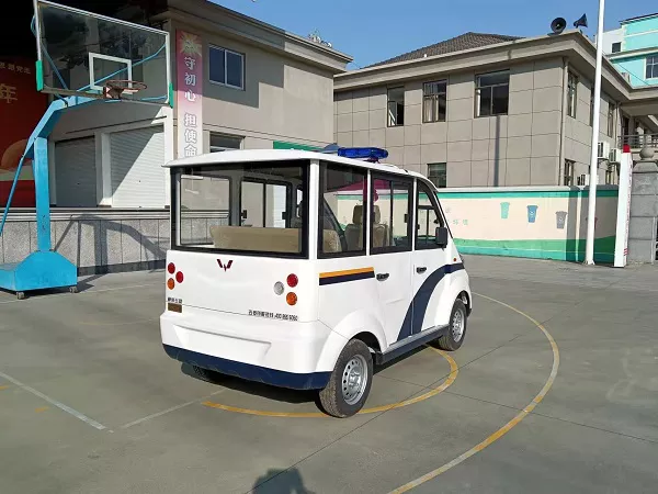 全封闭四轮电动车哪个牌子好-多雨雪，别忘了防护[五菱]