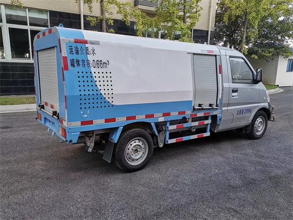 小型洒水车 小型洒水车