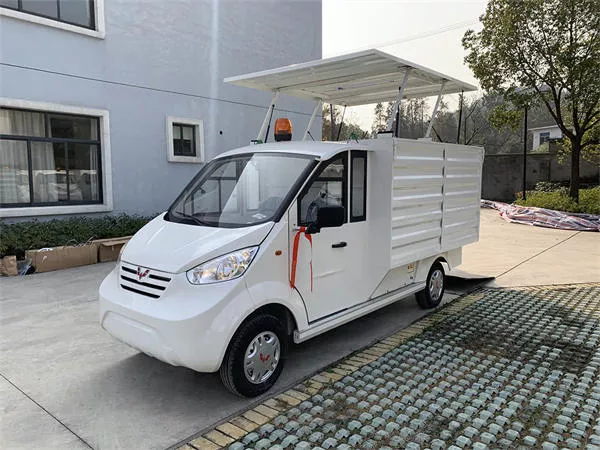 封闭电动环卫车