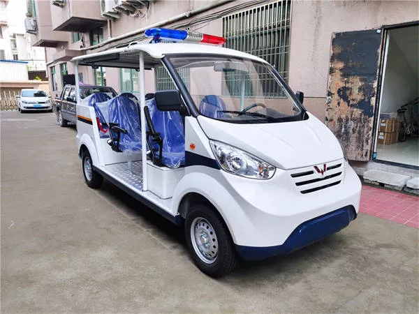 8座巡逻车