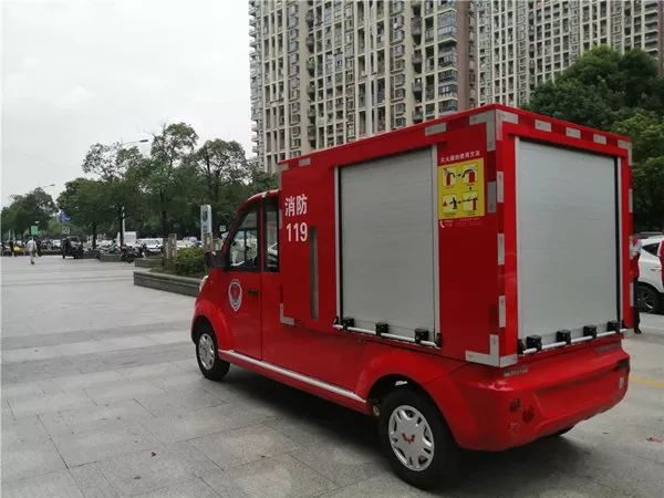 电动消防车厂家教你怎么选择消防车[五菱]